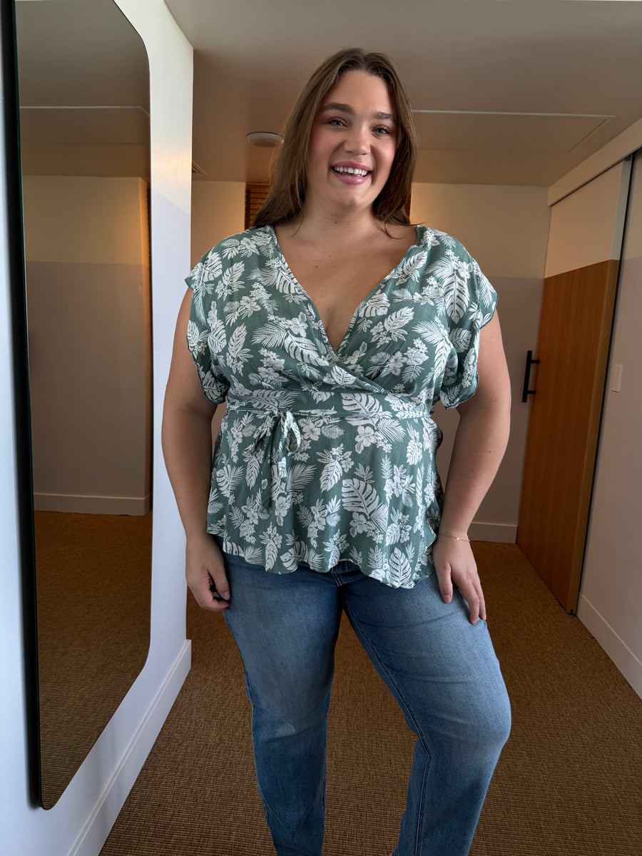 Plus Size Palm Print Top Green