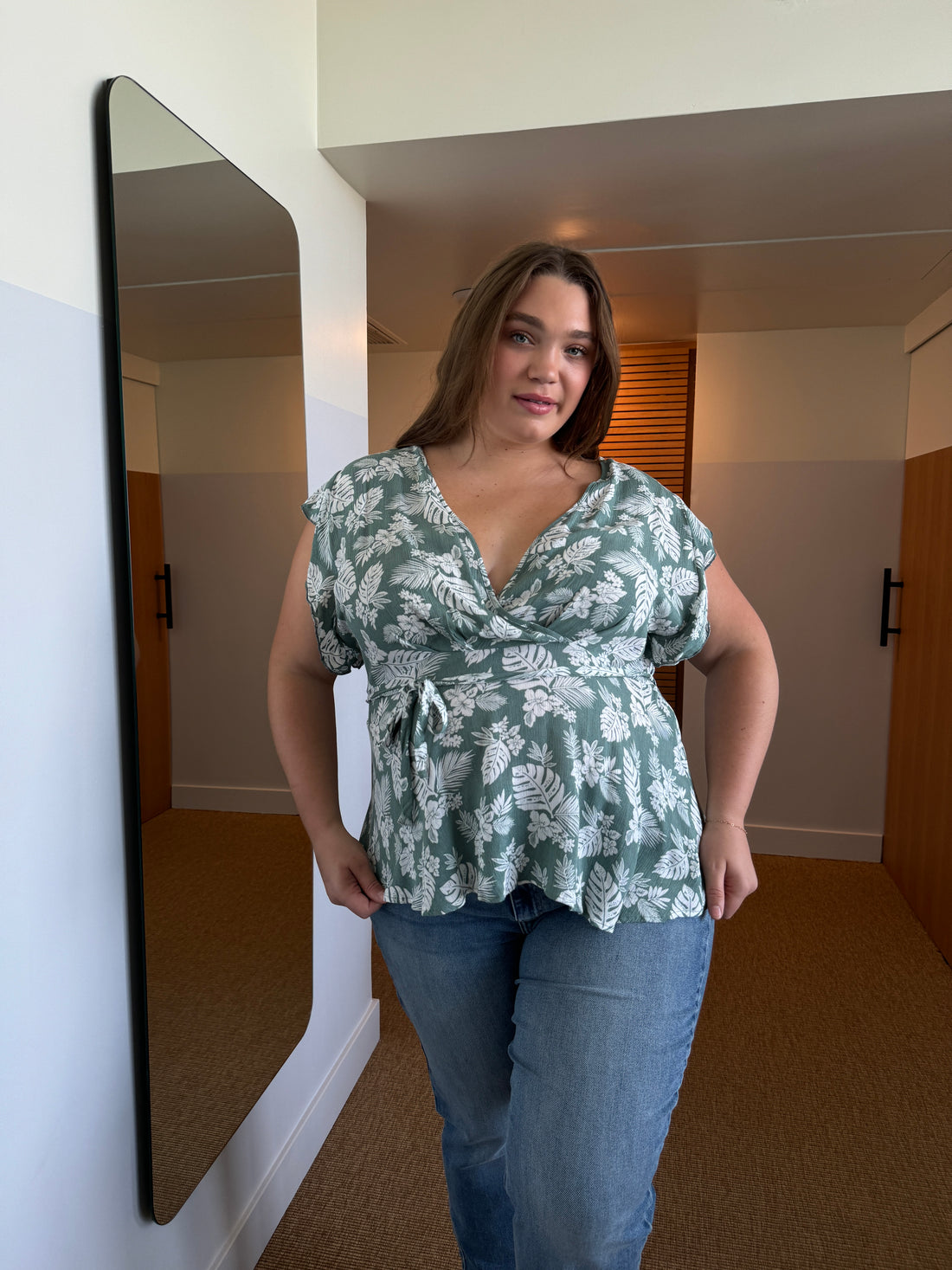 Plus Size Palm Print Top Black