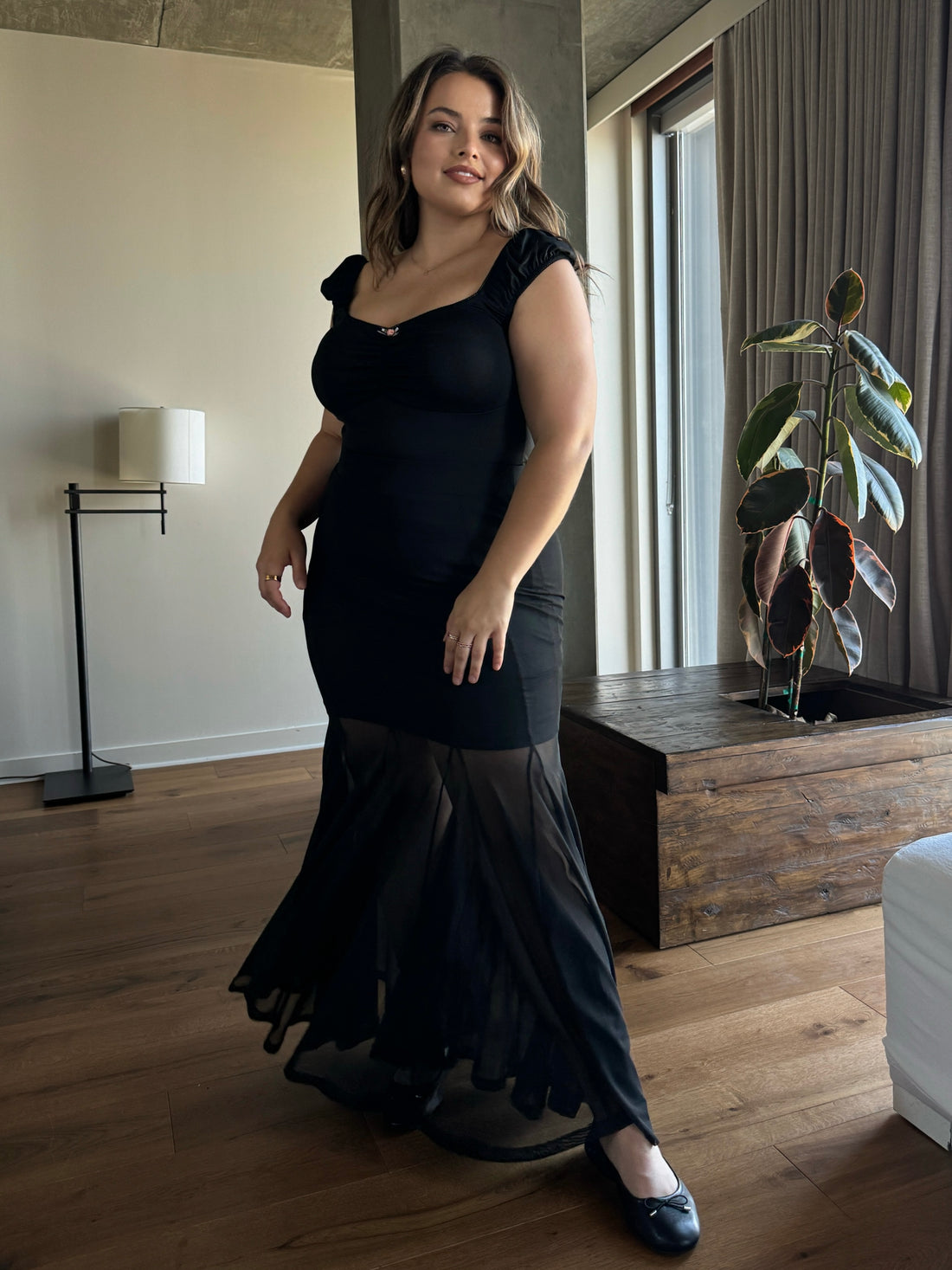 Plus Size Fishtail Maxi Skirt - Black