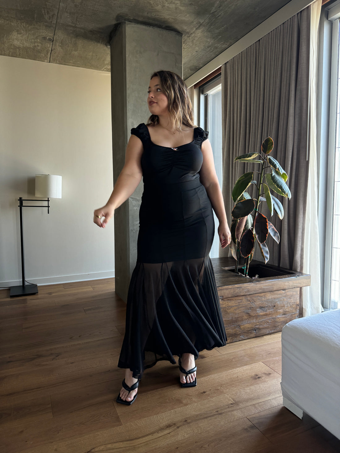 Plus Size Fishtail Maxi Skirt - Black